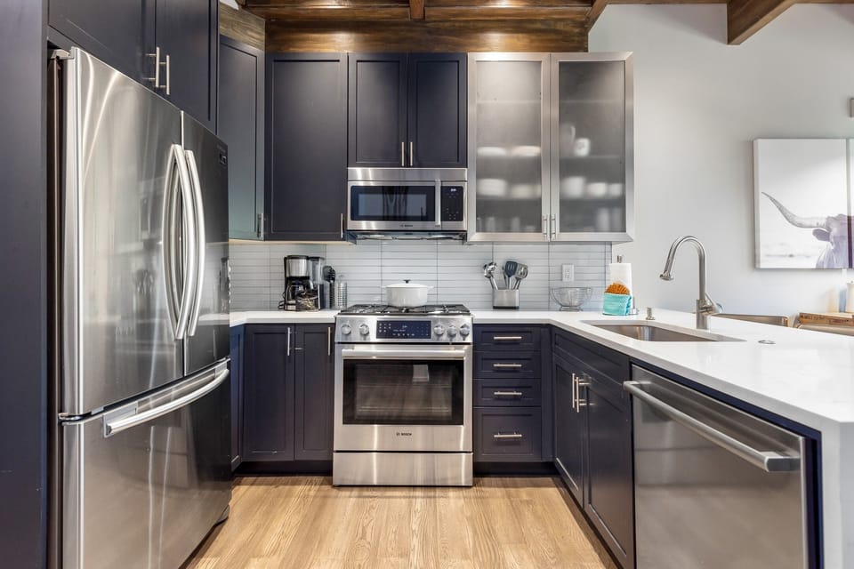 Condo, 2 Bedrooms | Private kitchen | Fridge, oven, coffee/tea maker, toaster