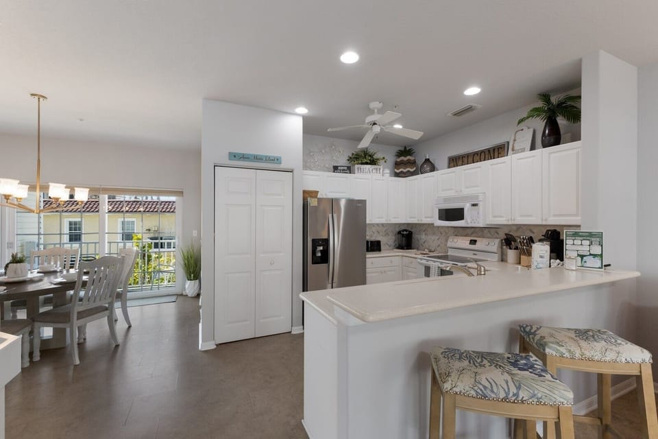 Townhome, 3 Bedrooms | Private kitchen | Coffee/tea maker, fridge, toaster