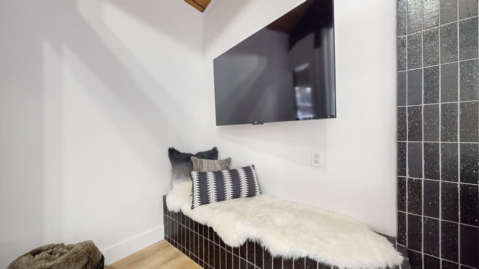 Condo, 2 Bedrooms | Interior