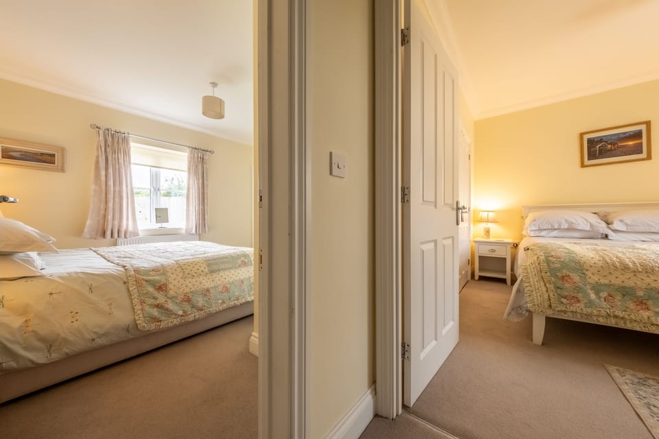 Ground floor: In to the bedrooms