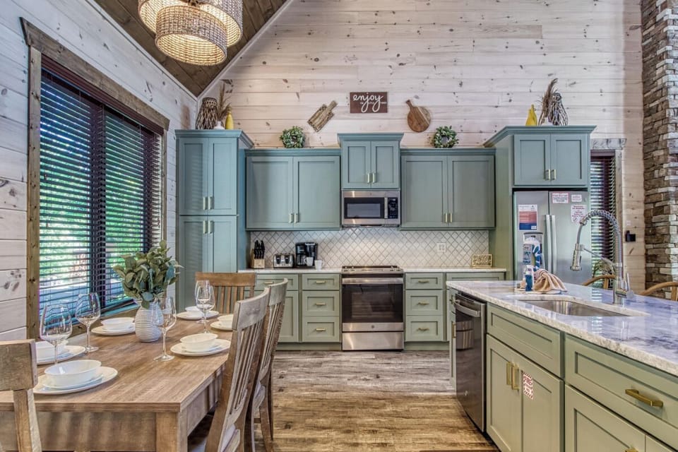 Stonehouse Ridge's fully-equipped kitchen