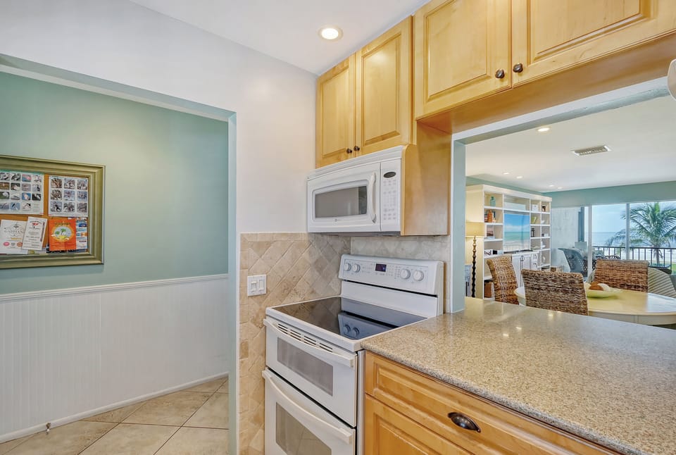 Pass Through - Views of the Gulf of Mexico from the kitchen