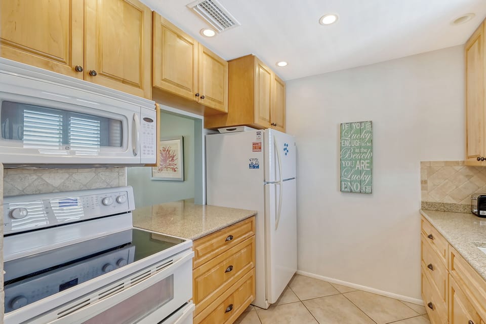 Kitchen - Fully equipped kitchen