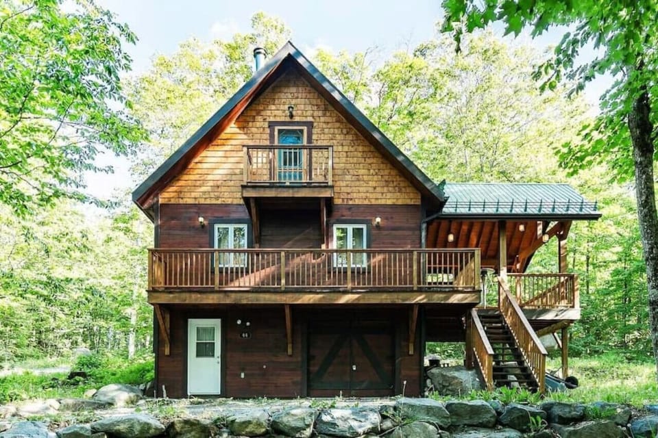 Bienvenue au chalet Rustique! Capacité de 6 personnes