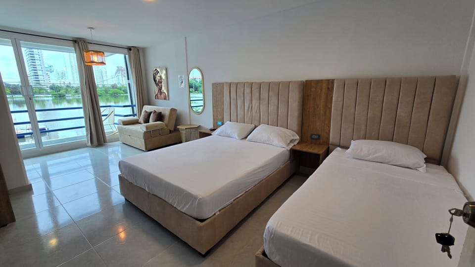 Basic Studio, Lake View | Iron/ironing board, free WiFi, bed sheets