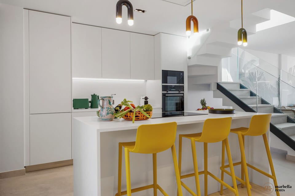 Fully equipped open plan kitchen.