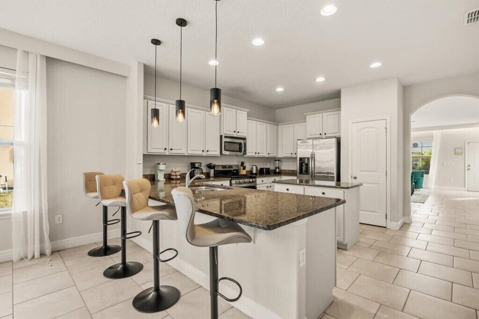 4176 Oaktree Dr (5).jpg