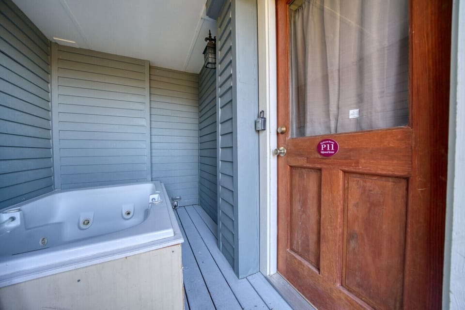 Private Jetted Tub