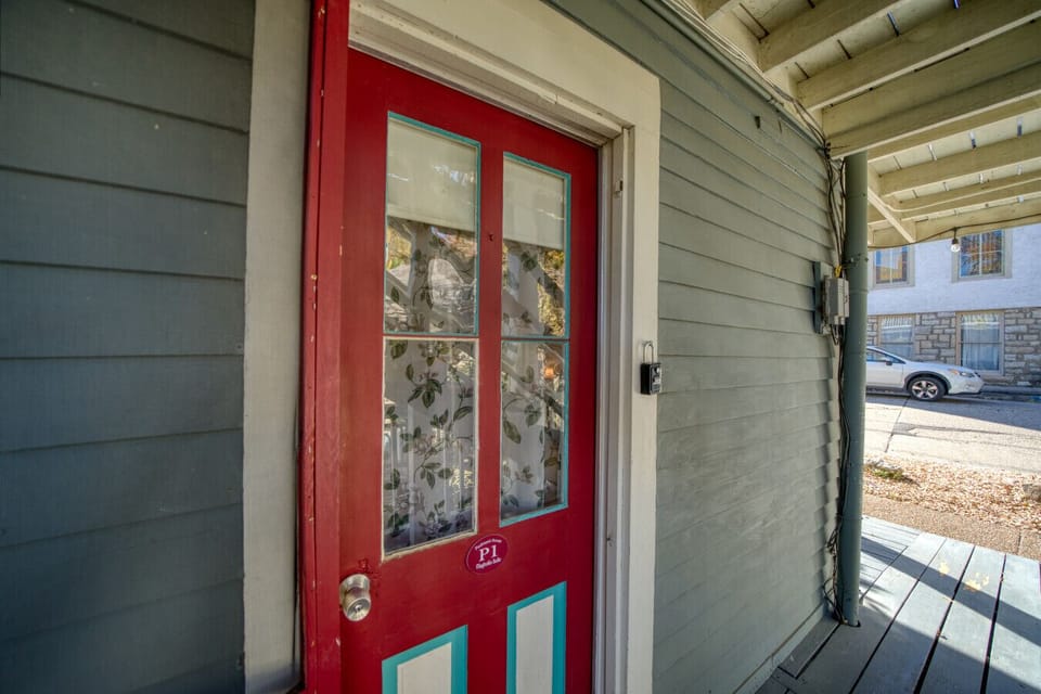 Private Entrance