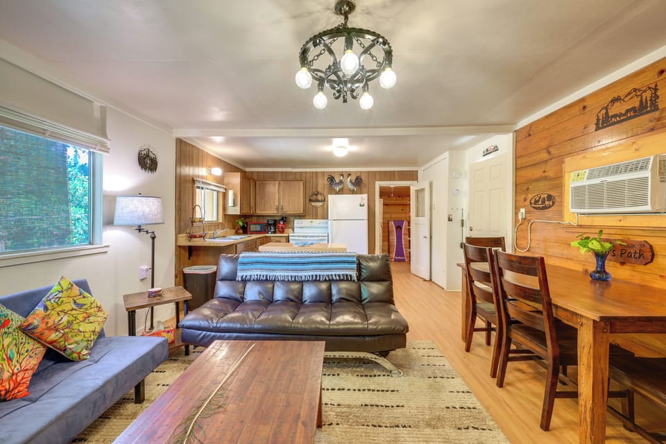 Living Room | Dining Table
