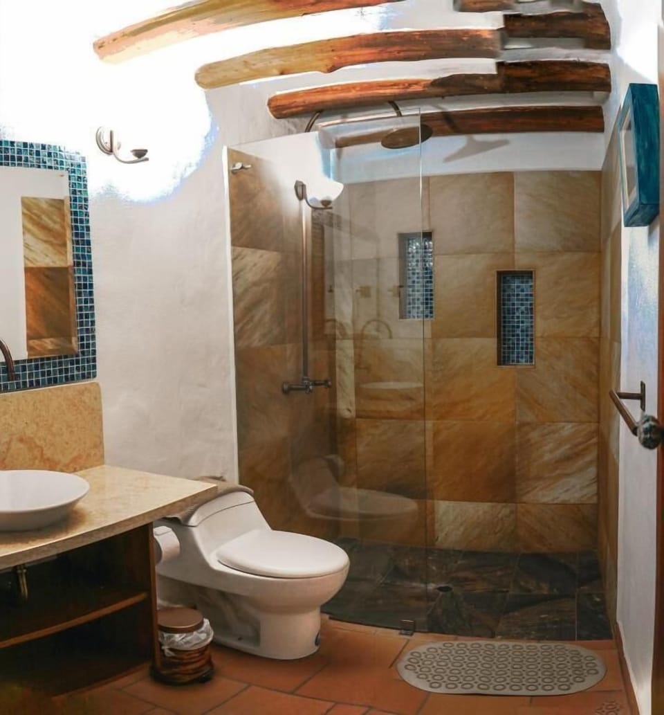 Shower, free toiletries, towels, soap