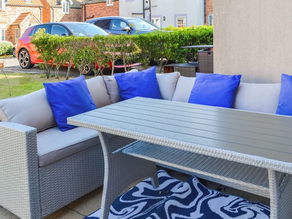 Sitting-out-area | Captain&rsquo;s Retreat, Filey