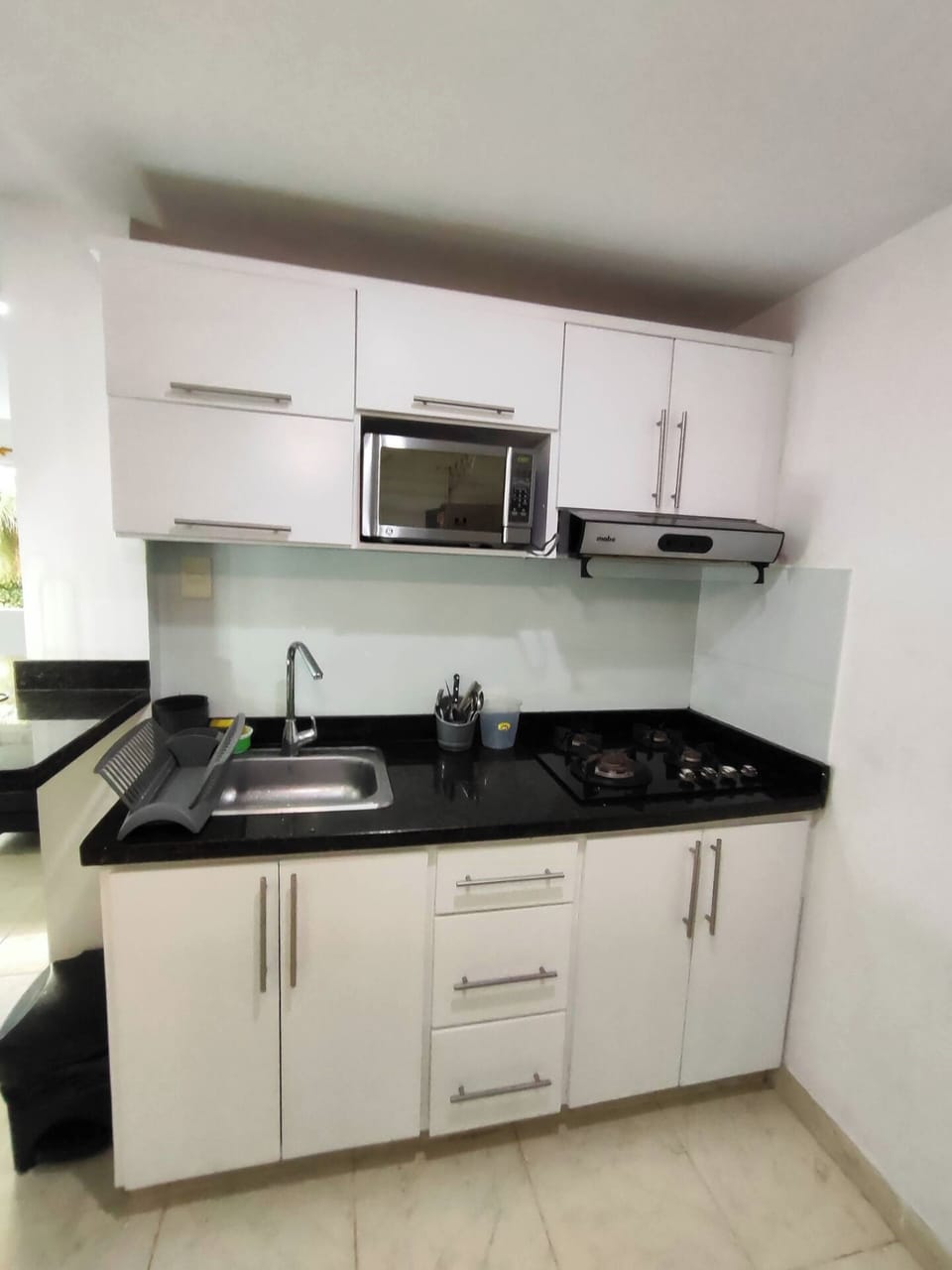 Dishwasher, cookware/dishes/utensils