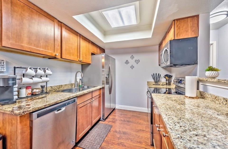 Full sized kitchen 
