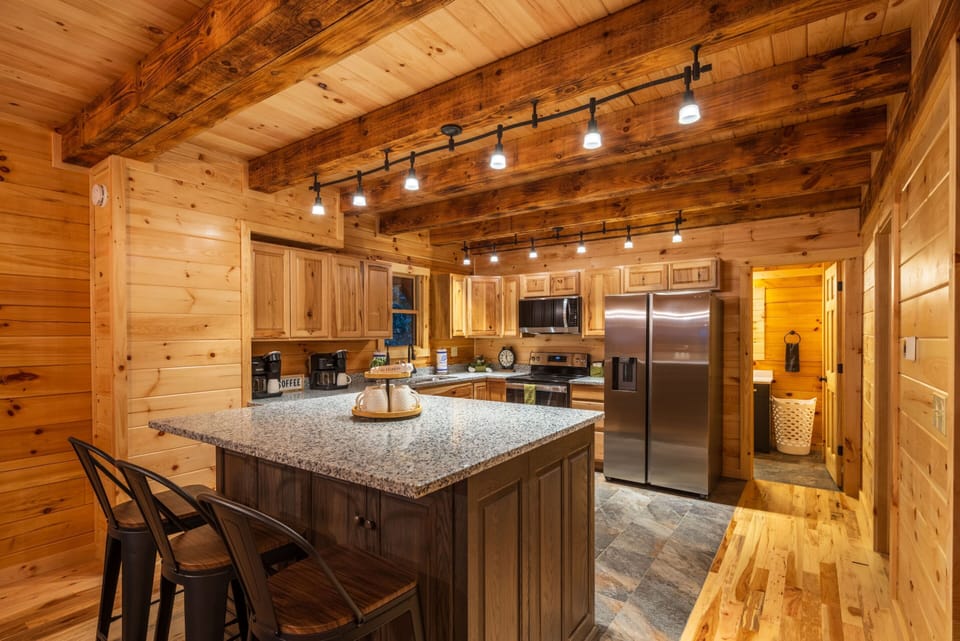 Scenic Ridge Lodge, Kitchen, from top of lower level stairs