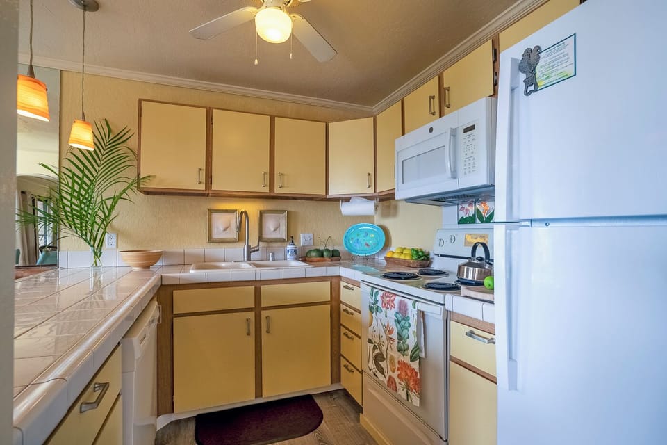 Condo, 1 Queen Bed, Hot Tub, Partial Ocean View (123) | Private kitchen