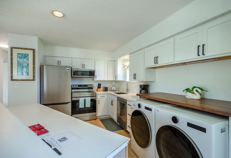 Condo, Multiple Beds, Balcony, Mountain View (2201) | Private kitchen | Coffee/tea maker