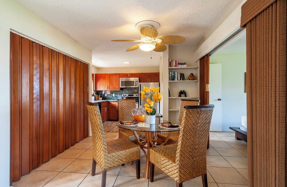 Condo, Multiple Beds, Patio, Beach View ( F1) | Dining