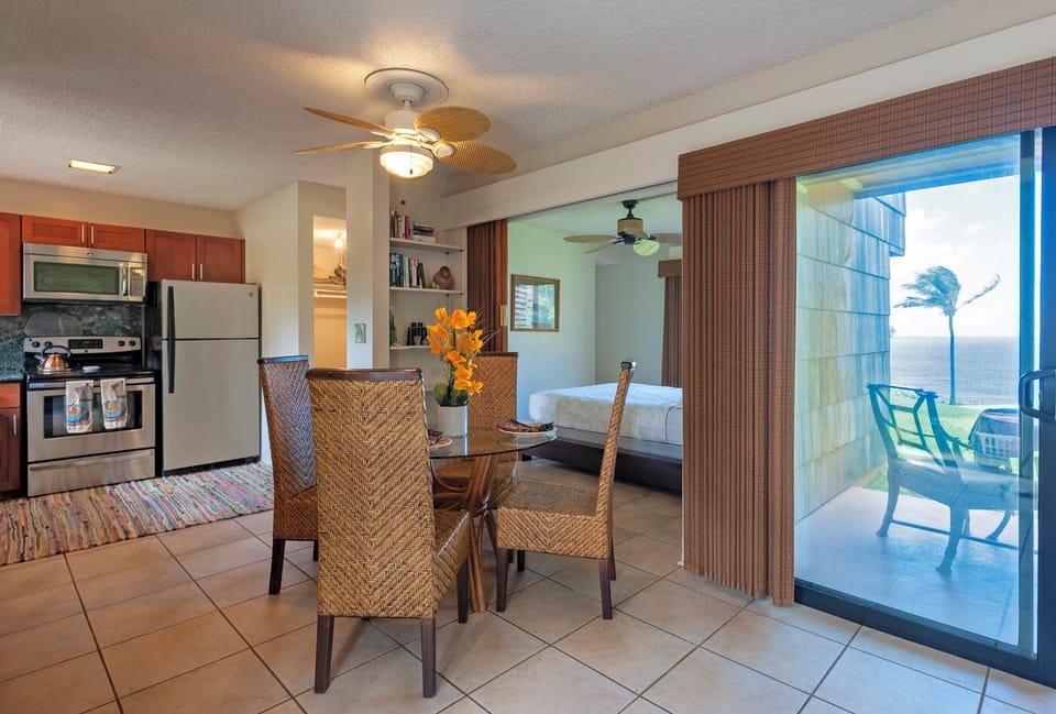 Condo, Multiple Beds, Patio, Beach View ( F1) | Dining