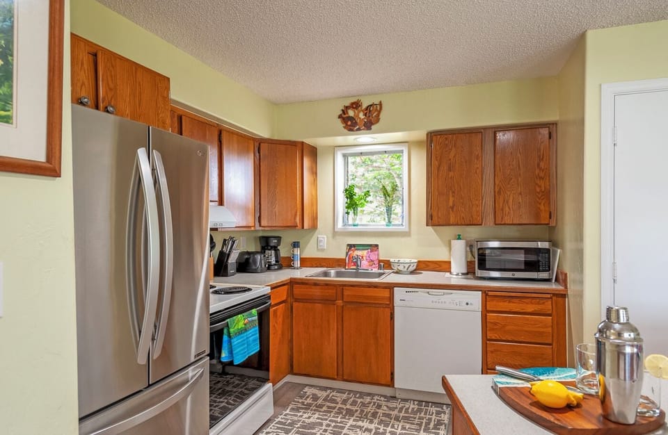 Condo, Multiple Beds, Balcony, Ocean View (1201) | Private kitchen | Coffee/tea maker