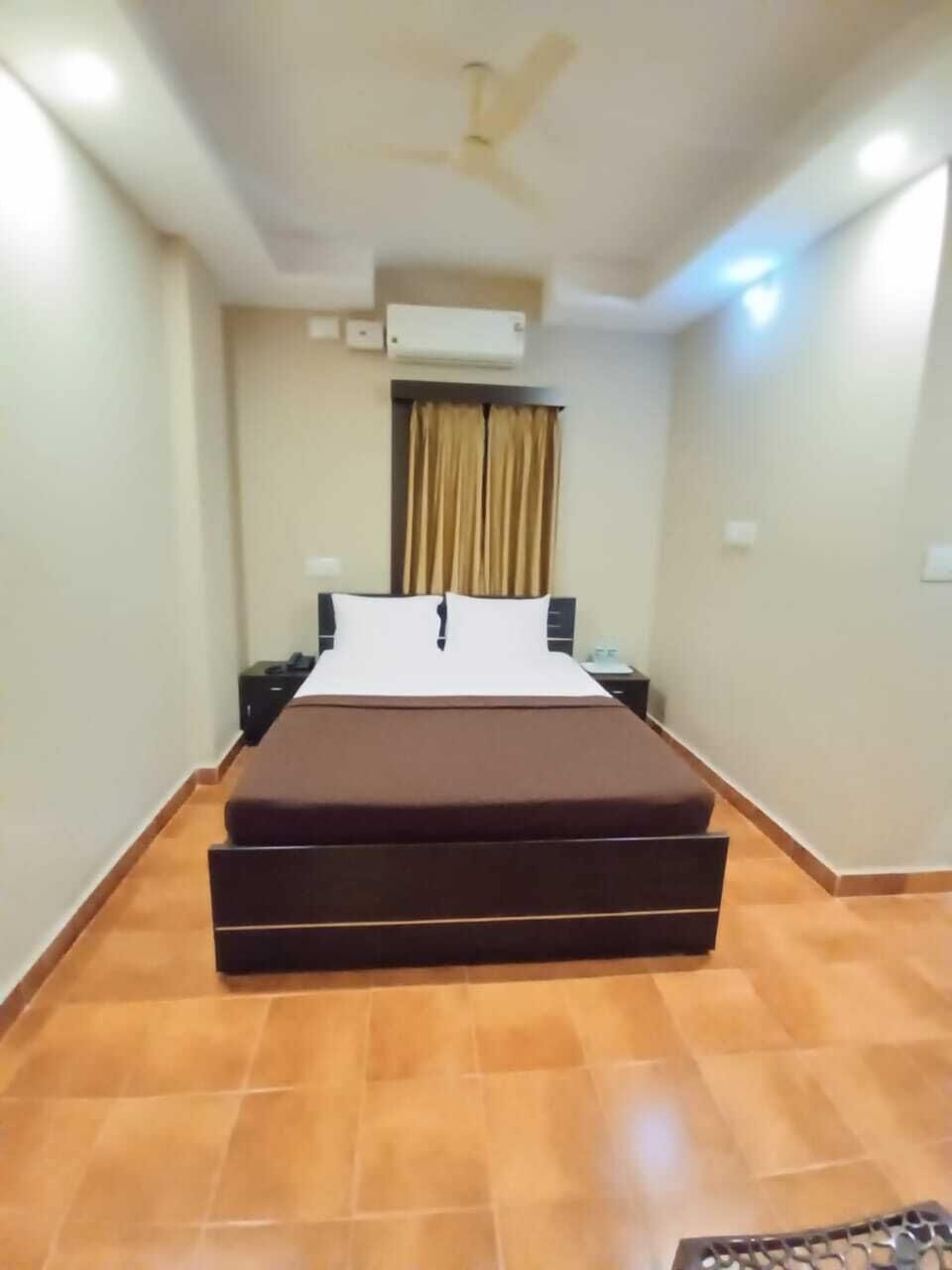 Standard Double Room, City View | Free WiFi, bed sheets
