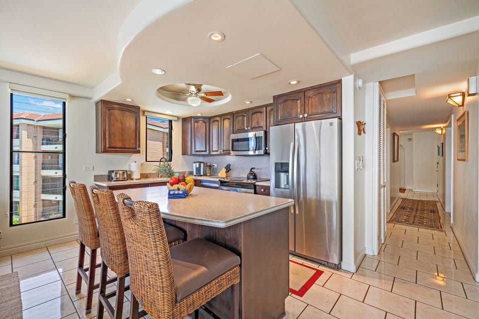 Fully equipped kitchen.