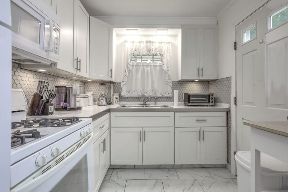 Kitchen | Toaster Oven | Blender