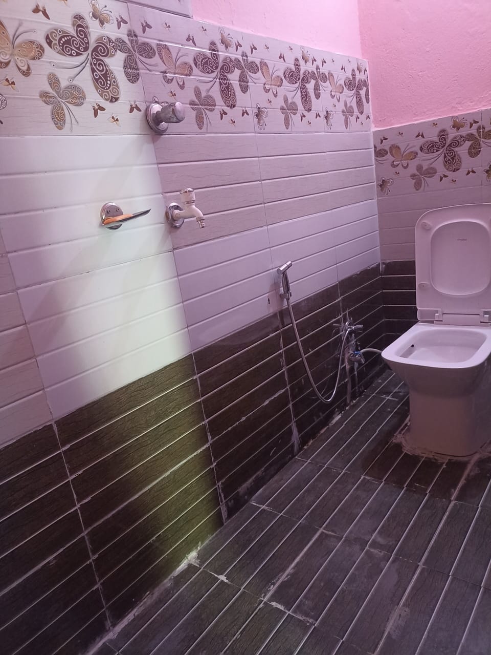 Shower, rainfall showerhead, towels, soap
