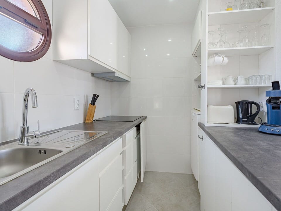 Cabinetry, Kitchen Sink, Sink, Property, Building, Tap, White, Countertop, Plumbing Fixture, Interior Design