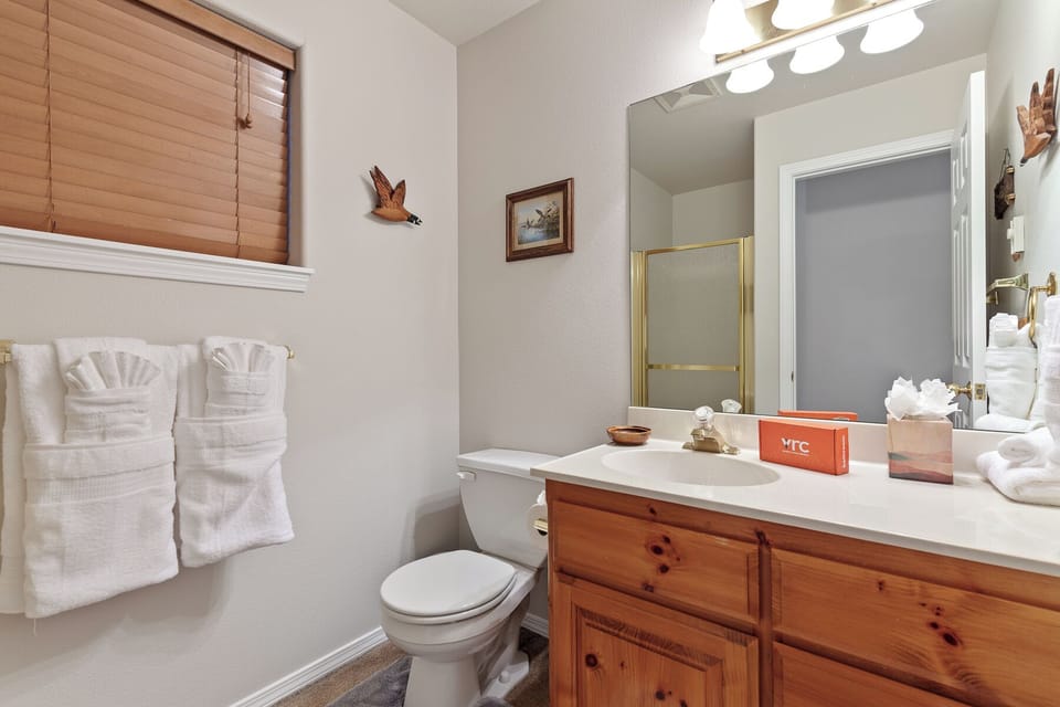 Upstairs guest bath.