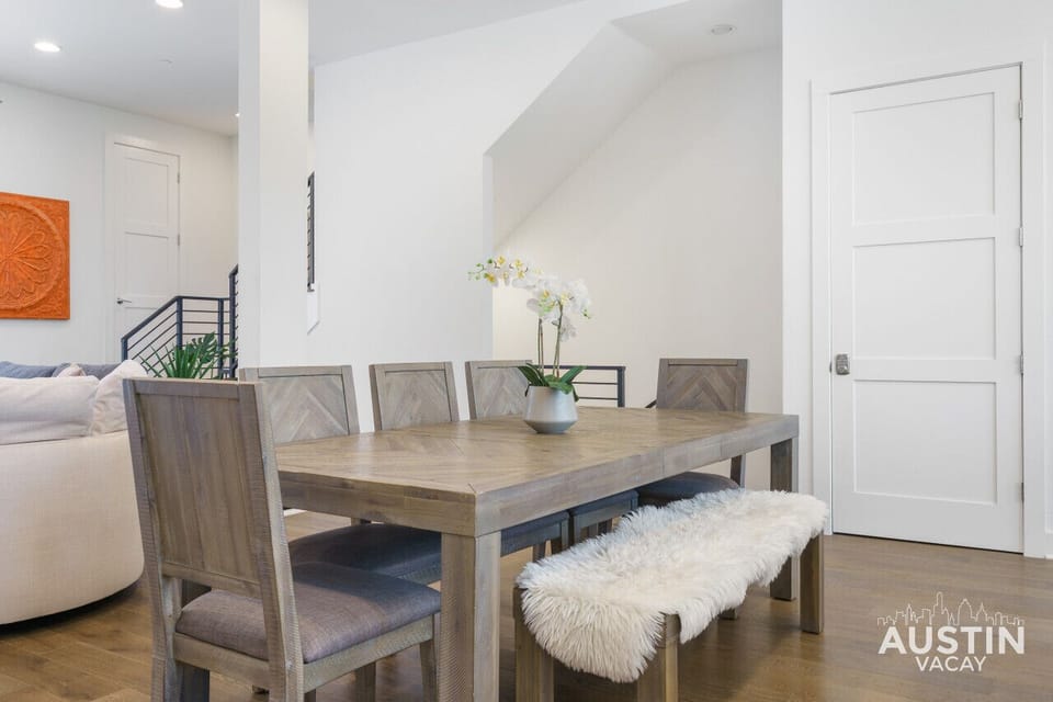 Gather around at our stunning and comfortable dining table