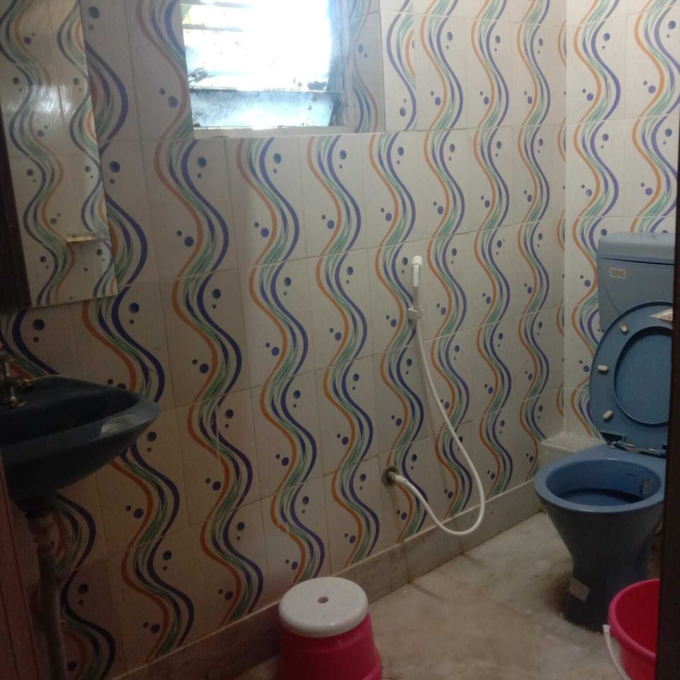 Standard Single Room | Bathroom | Shower, soap
