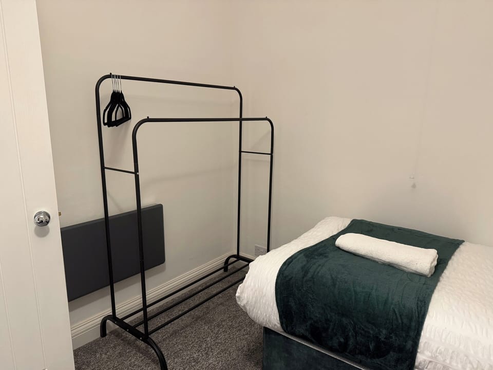 2 Bed House - Sleeps 5 - Garden - Parking - Wifi House in Leicester