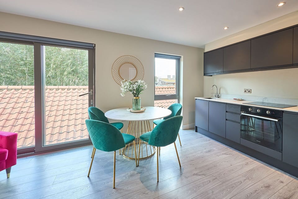 The Hideaway, York - Host & Stay