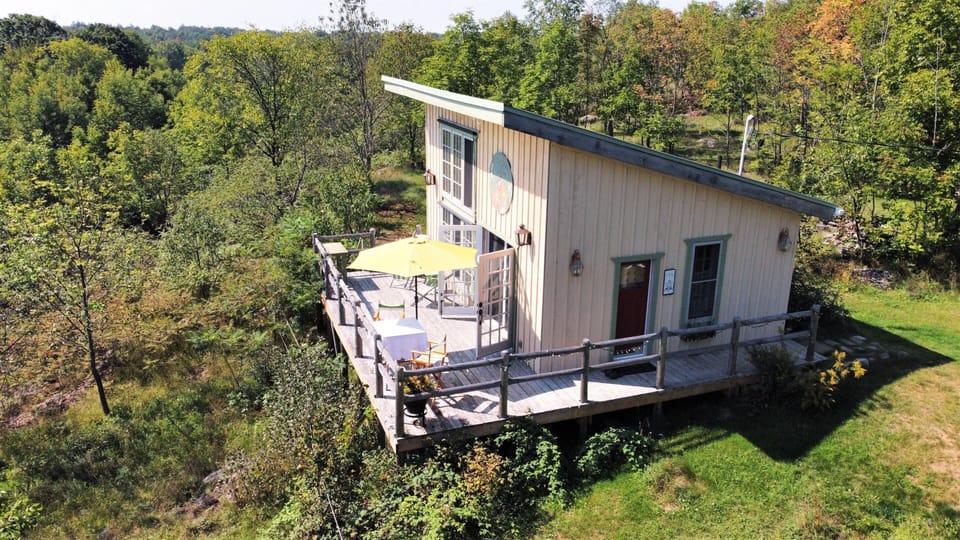  Longview at Le Temps Perdu Private chalet for a peaceful respite on 88 acres.