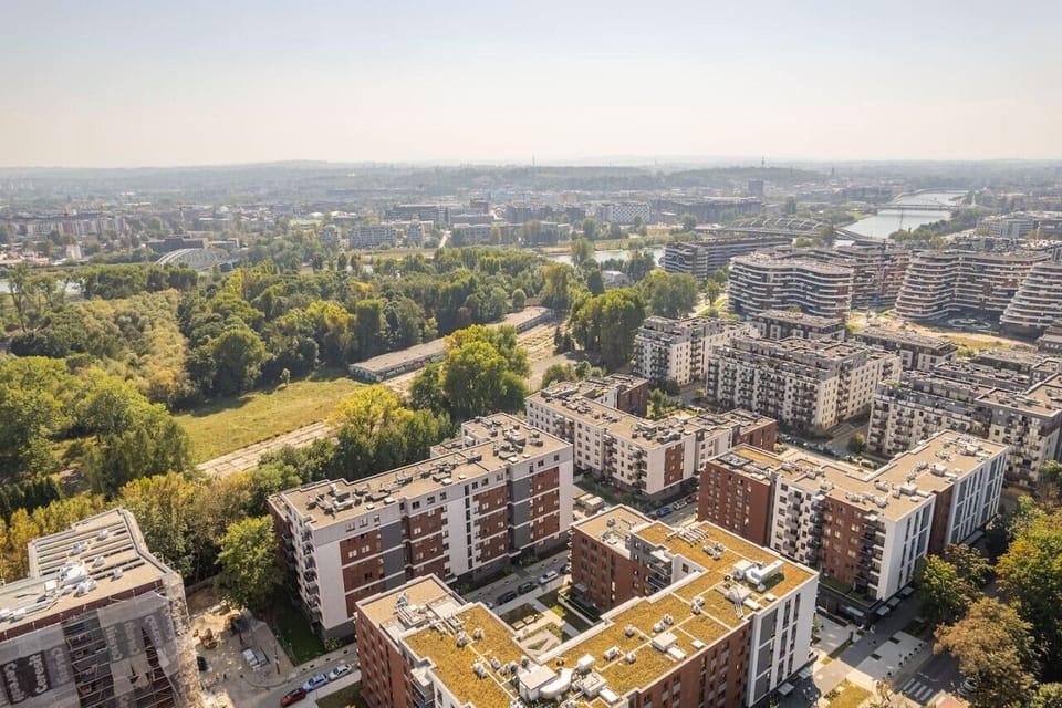 Quiet and Safe Neighbourhood | Book Now with RENTUJEMY