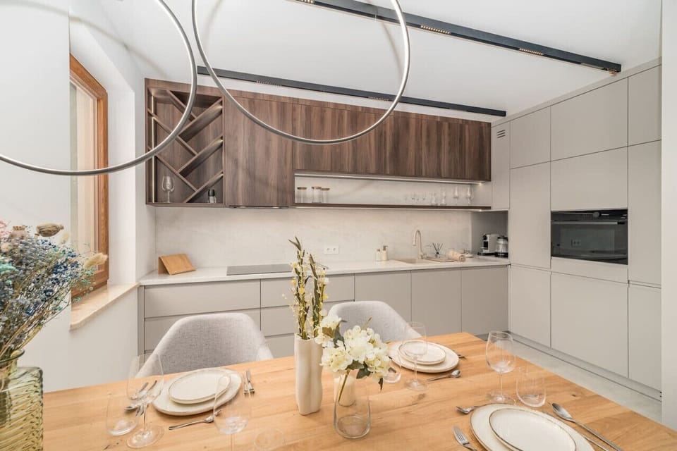 Dining Area | Book Now with RENTUJEMY
