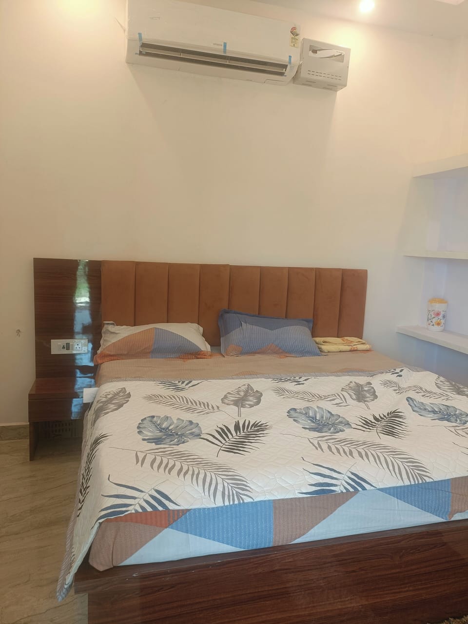 Deluxe Double Room, City View | In-room safe, desk, soundproofing, iron/ironing board