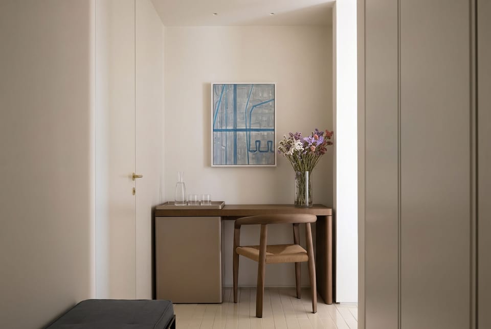 Deluxe Double Room | Minibar, in-room safe, individually decorated, individually furnished