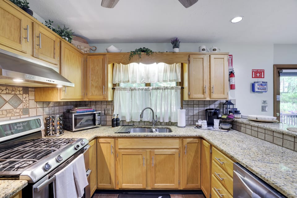 Fully stocked Kitchen for your family or friends, we covered everything you need