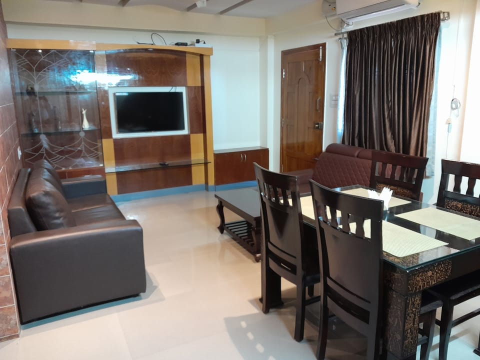 Executive Apartment, Balcony | Iron/ironing board, free WiFi