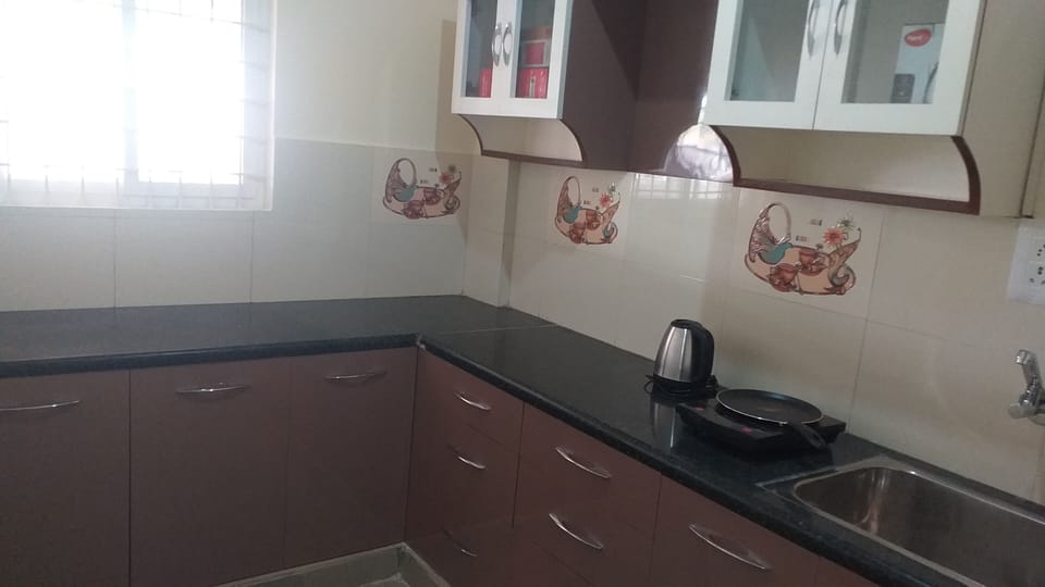Executive Apartment, Balcony | Iron/ironing board, free WiFi