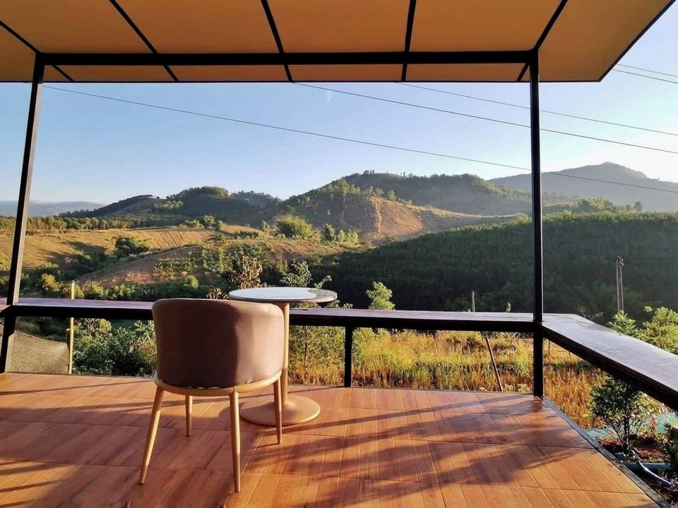 House, Hill View | Living area