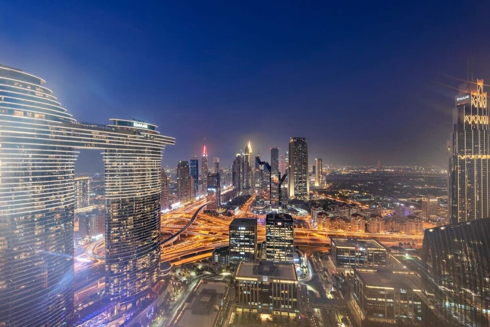 Stunning Skyline View: Gaze at Dubai’s dazzling skyline from your luxurious retreat!