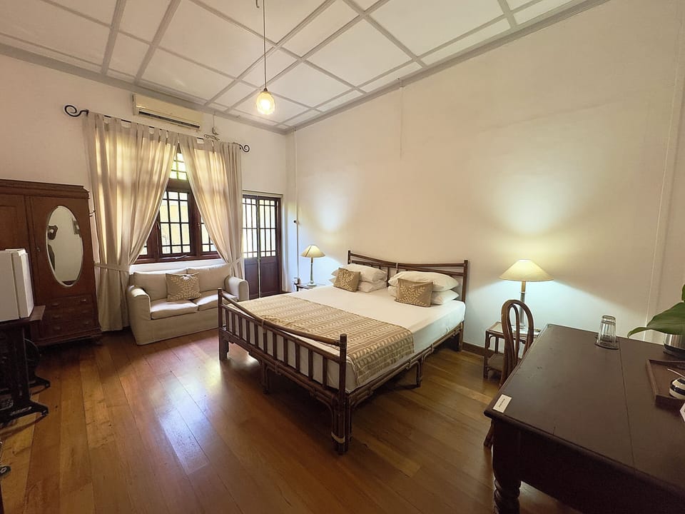 Deluxe Double Room | In-room safe, desk, blackout drapes, iron/ironing board