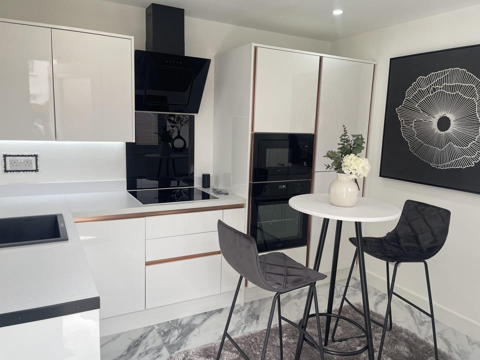 Apartment | Private kitchen | Fridge, microwave, oven, stovetop