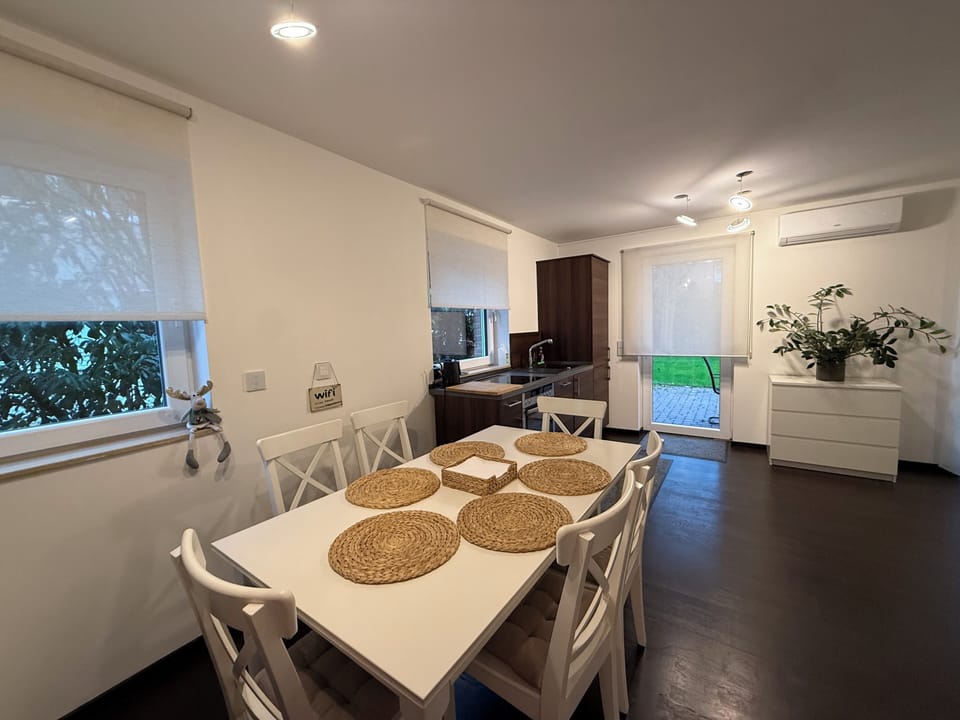 Deluxe House | 2 bedrooms, premium bedding, Select Comfort beds, desk
