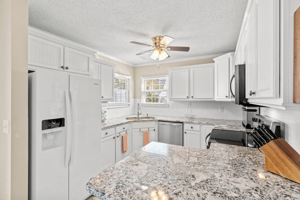 A fully stocked kitchen makes meal preparation a breeze.