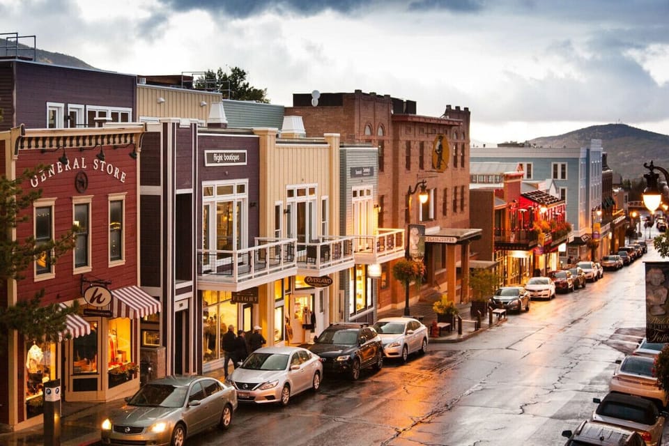 just a few minute walk to the Lower Park City Mountain base as well as the Silver Star base and lift
