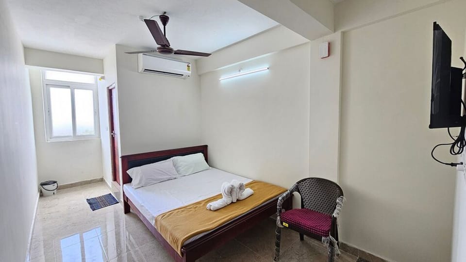 Deluxe Room | Desk, free WiFi, bed sheets